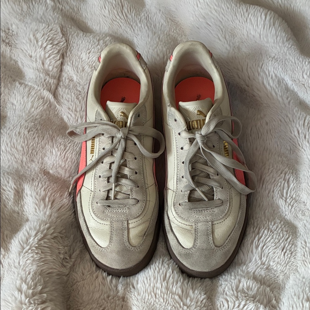 Puma Athletic Shoes in Cream and Pink